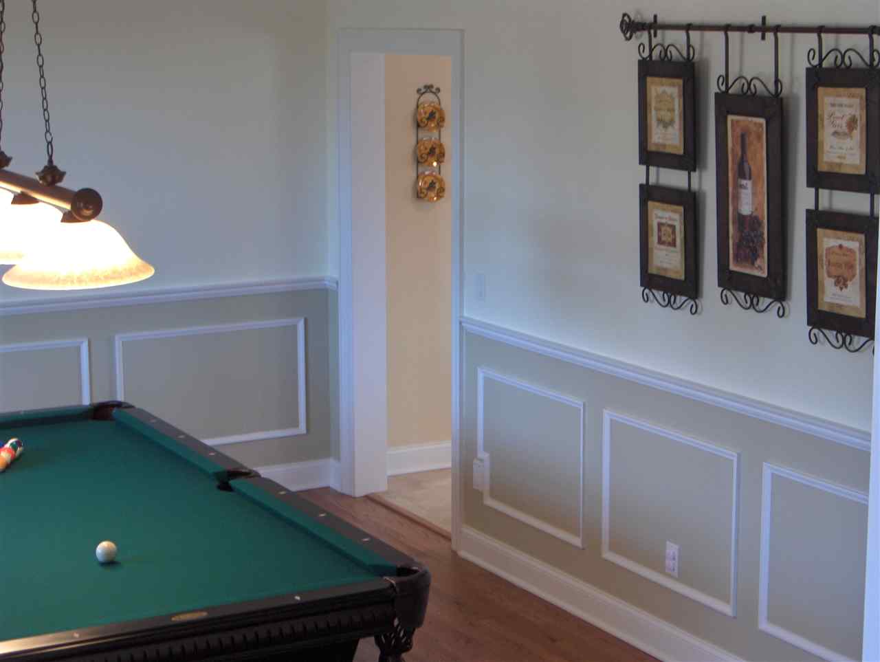 resized-2349823-Dining Room 2.JPG